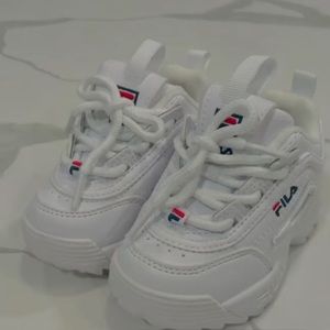 Fila Distributors size 5 Brand new